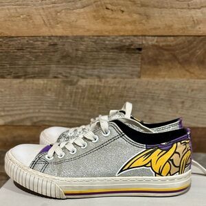 Minnesota Vikings shoes, size 6. Great condition. Skol!